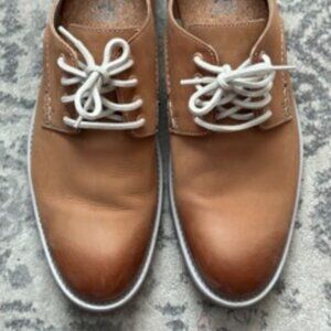 Clark's Tan Oxfords